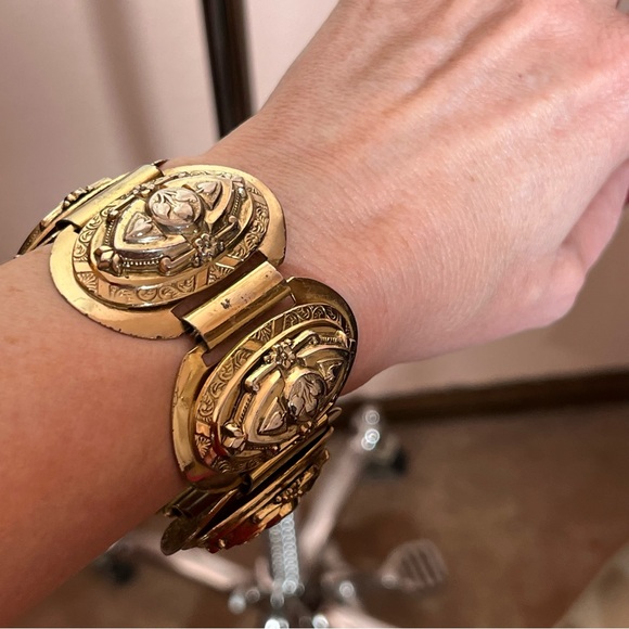 Vintage Victorian Goth Oversized cosplay medieval Renaissance Gold Bracelet - Picture 6 of 17